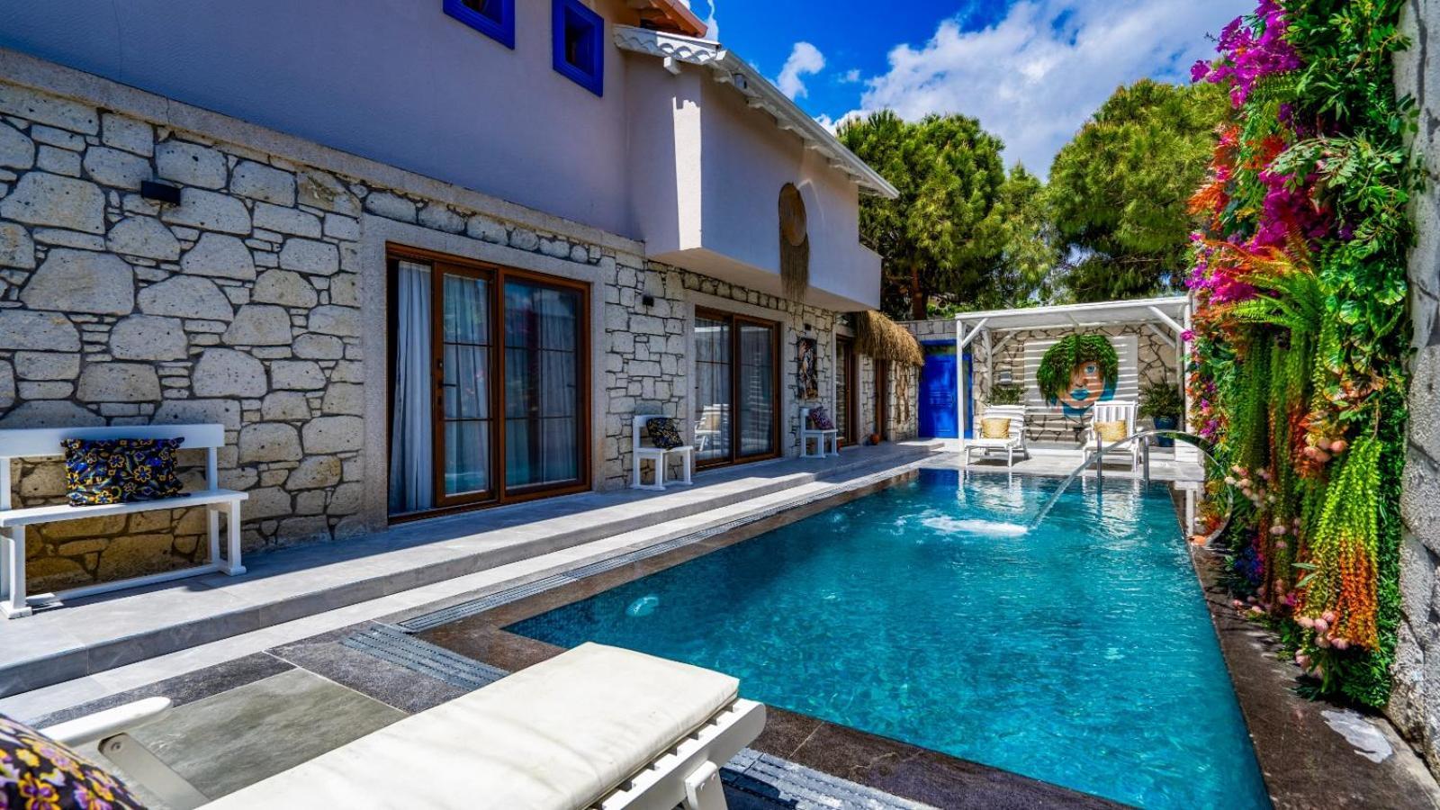 Lulu Hotel Çeşme
